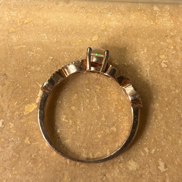 Sterling silver rose gold rink opal center with pink - Picture 2 of 2